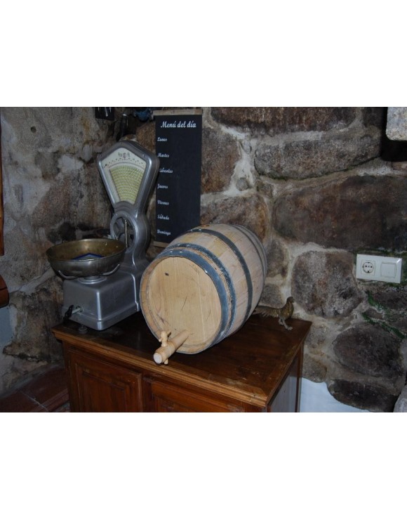 Chestnut wood barrel 30L