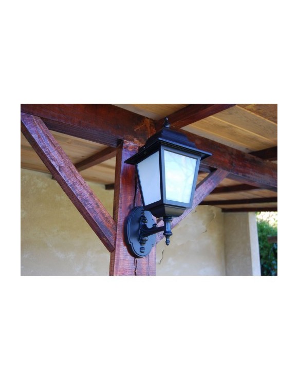 Outdoor wall light