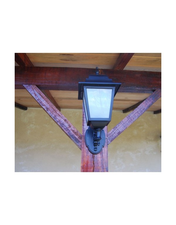 Outdoor wall light