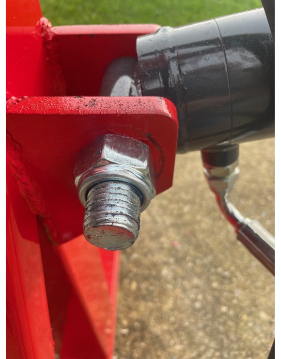 Derrick for mini tractor
