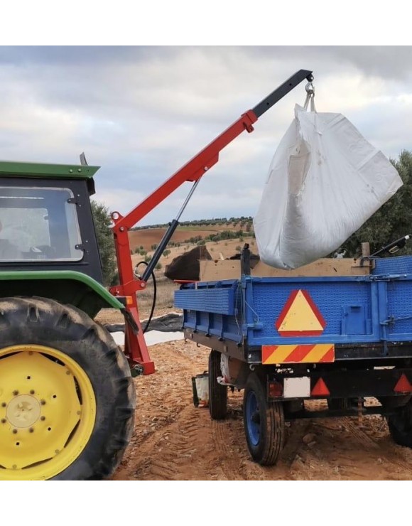 Derrick for mini tractor